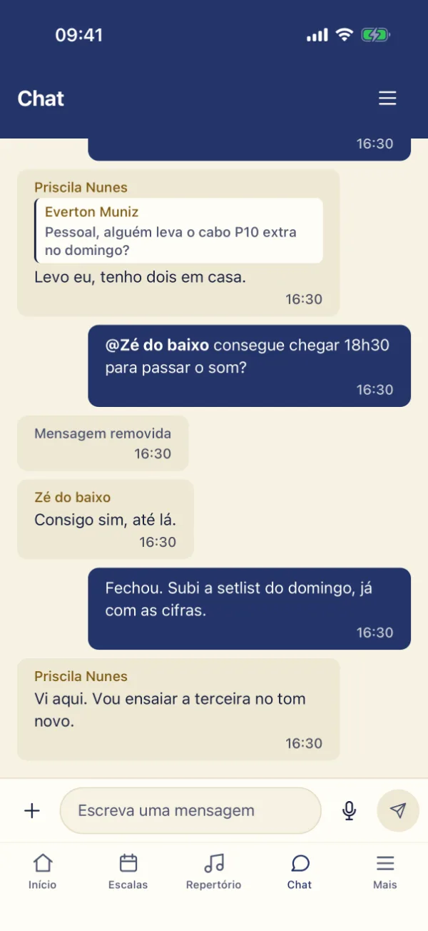 Conversa da equipe com resposta citada e anexos